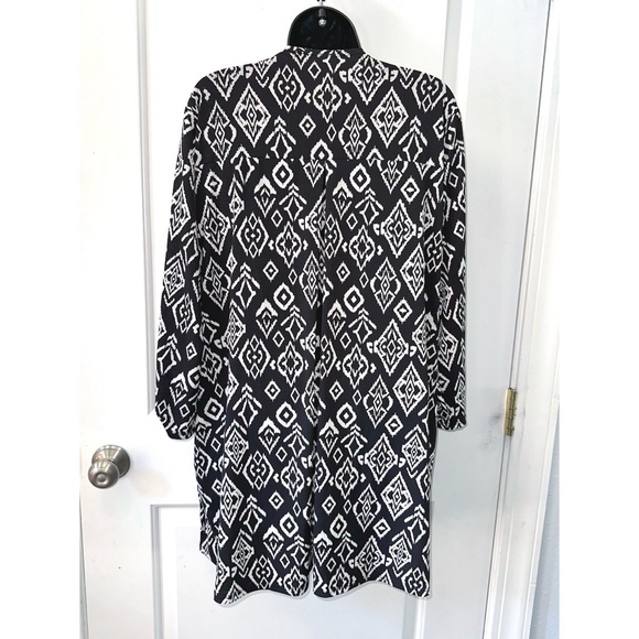 Dear Scarlett Diamond Elegance Gabby Cardigan - Picture 4 of 8